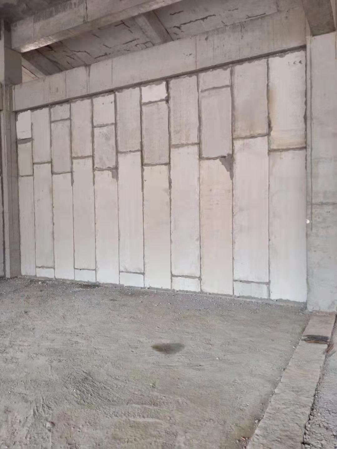 隔墙板施工中的连接方法