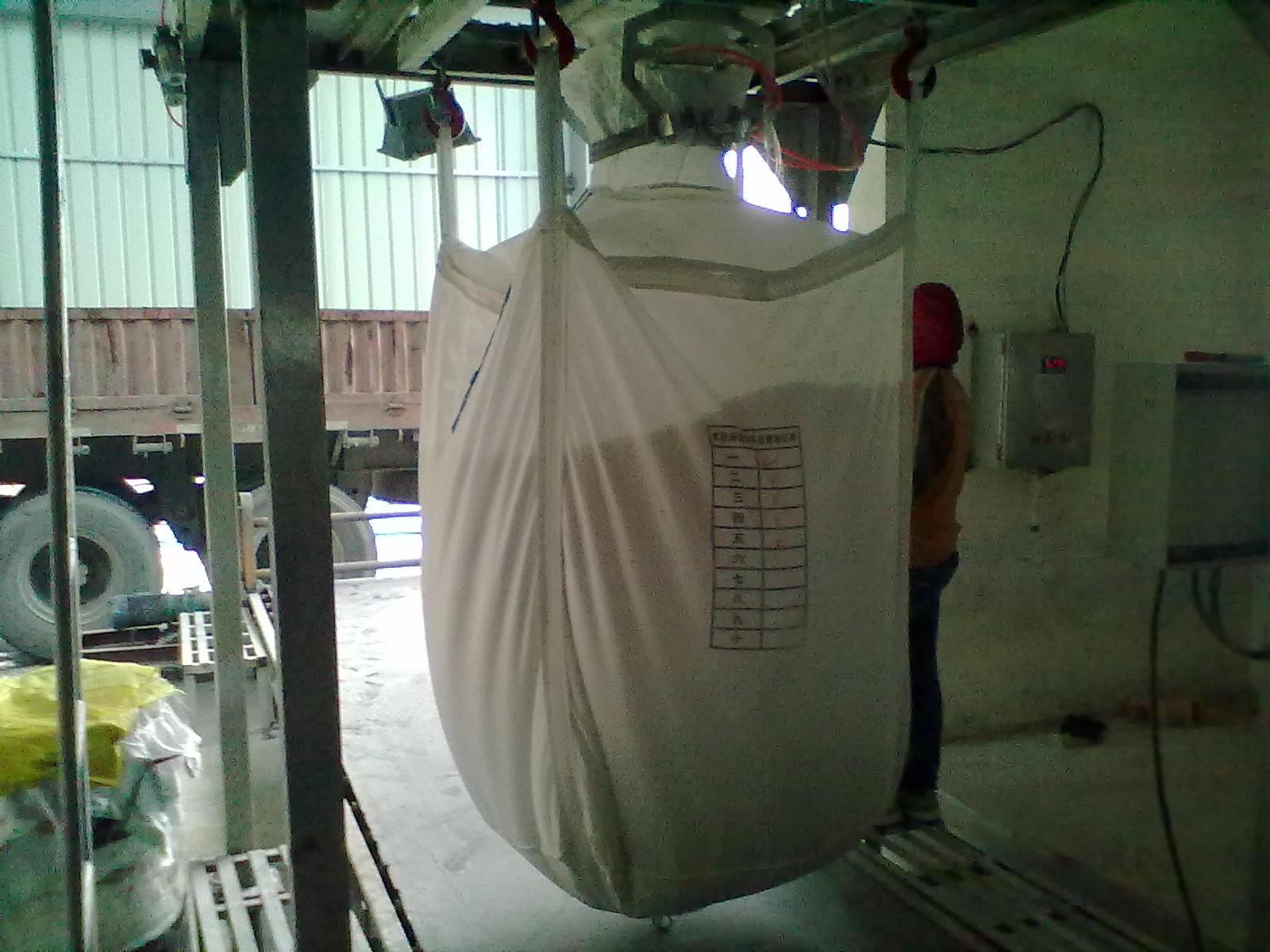 河南化工专用不锈钢吨包秤供应，包装物料的大型称重包装设备