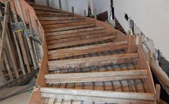 木质楼梯清洁及保养技巧来问沈阳楼梯楼板厂