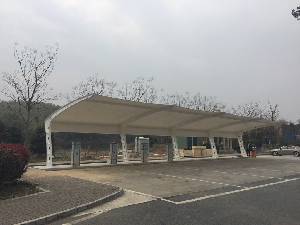 桂林/梧州停车棚的应用给我们带来了很多益处和帮助