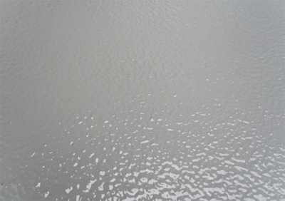 江苏防腐地坪在涂刷前对附着物表面清理不到位留有杂质水分