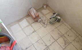 西安卫生间漏水维修免砸砖应该怎么做？