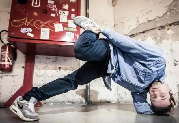顺义街舞教学——地板动作练习方法