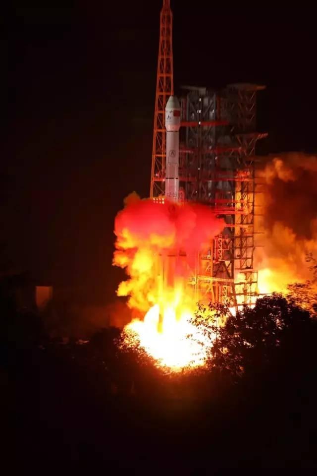 福州铝合金伸缩门厂家祝贺我国嫦娥四号探测器发射成功