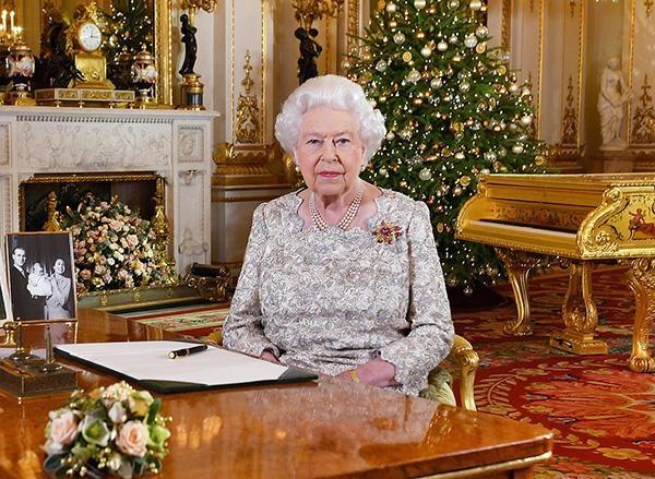 脱欧前英女王的一份圣诞致辞 福州平移伸缩门生产厂家概要强调和平善意呼吁团结