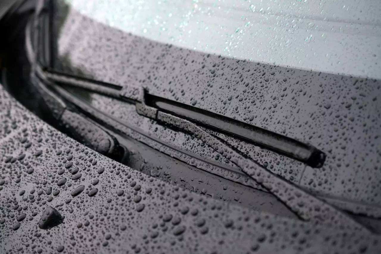 汽车冲压模具厂家带您了解雨刮器设计的难度