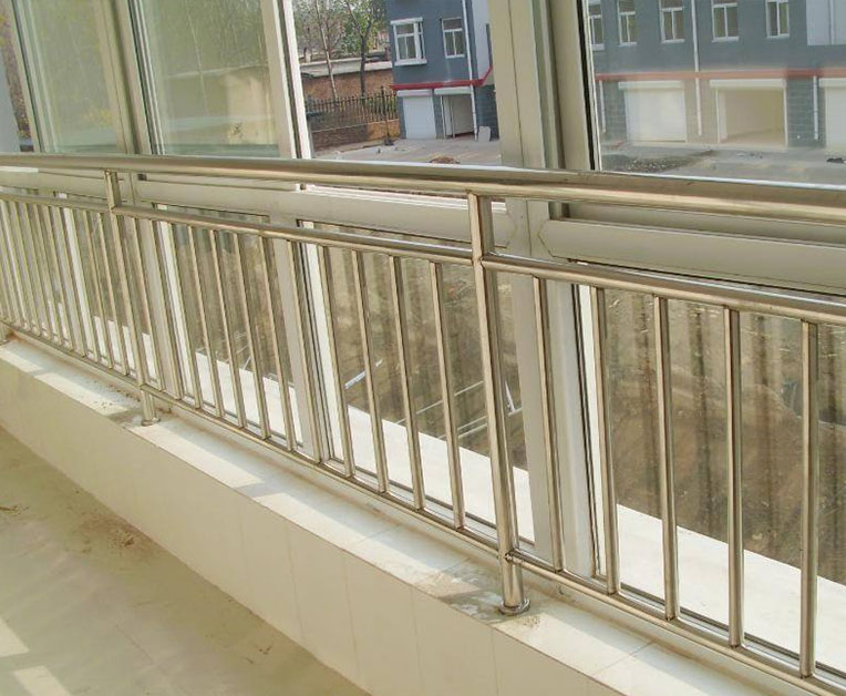 如何從安全的角度設置不銹鋼護欄扶手?應該注意哪些問題?
