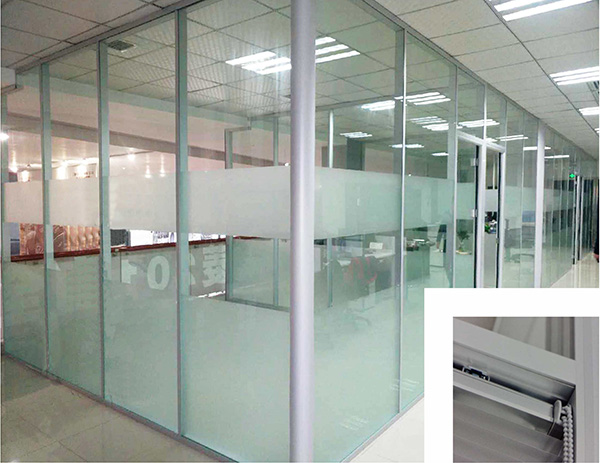 云南办公室玻璃隔断受人欢迎的原因都有哪些?玻璃隔断优势分析