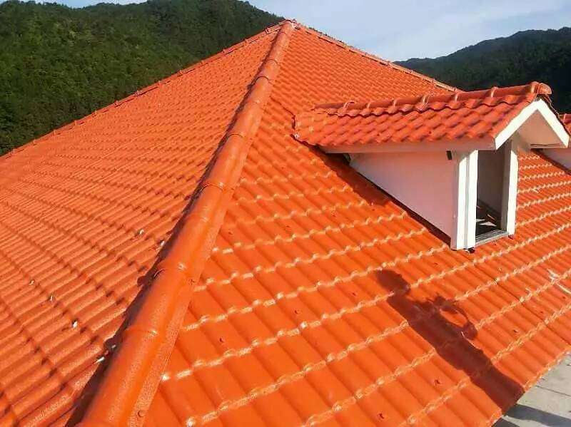 为什么树脂瓦屋顶不用做防水?听听树脂瓦安装师傅介绍