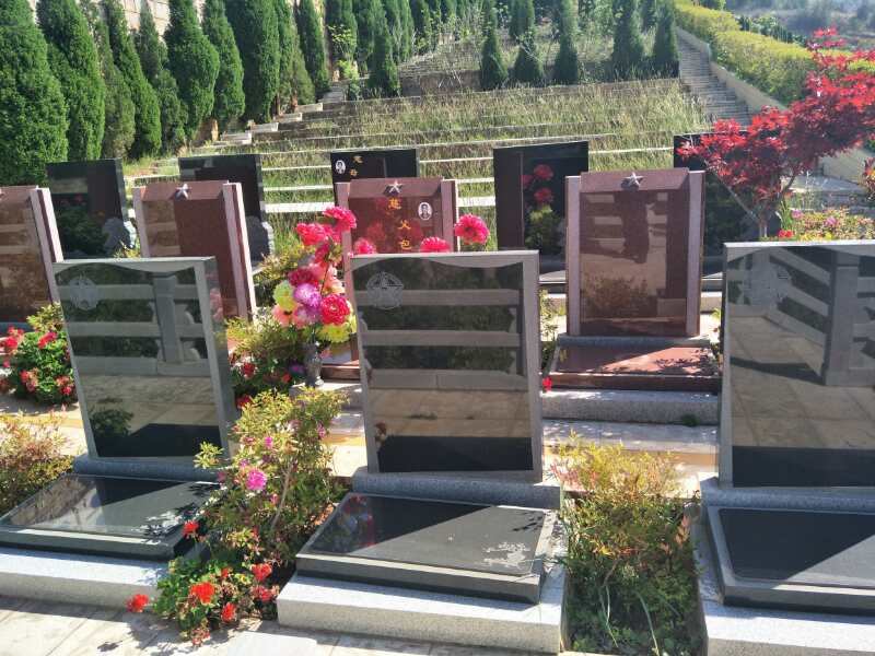 在昆明公墓下葬先人时应该注意的风俗都有哪些?墓地下葬风俗总结