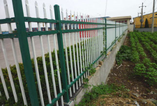 为什么越来越多的人都选择云南锌钢护栏？