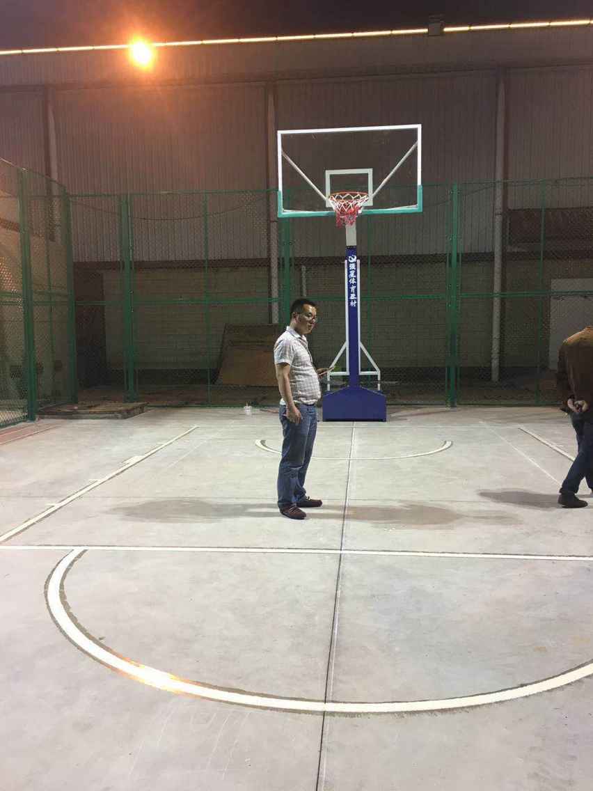 体育用品厂家告诉你的篮球架尺寸和安装