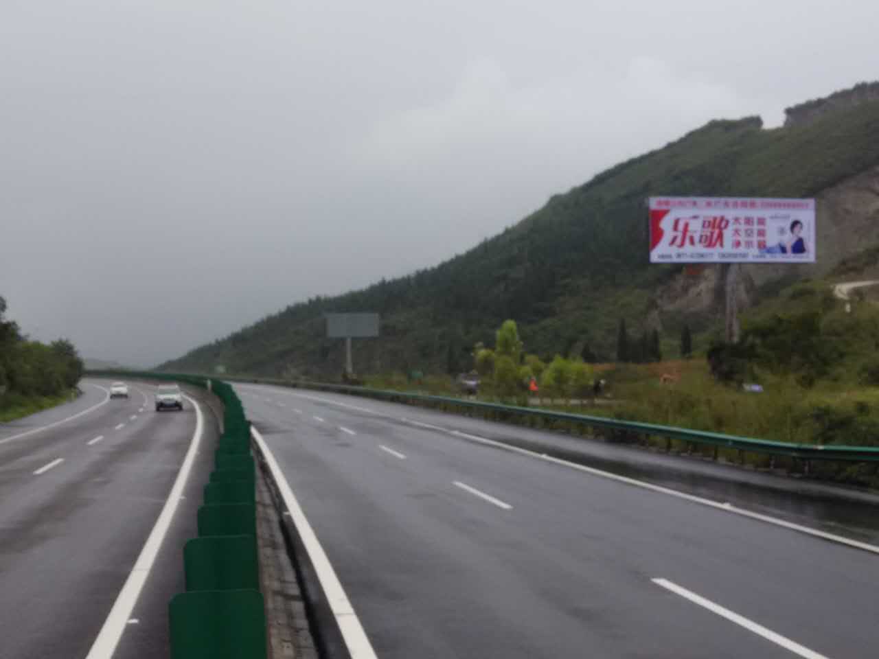 云南高速路广告发布制作的高速路广告性能及投资益处