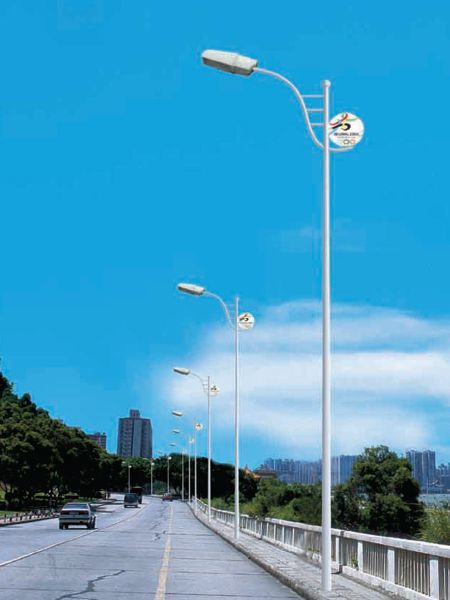 昆明交通信号灯杆公司讲述机动车红绿灯的通行规则