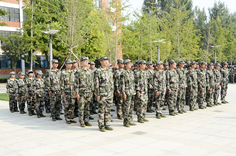 軍訓項目-站軍姿