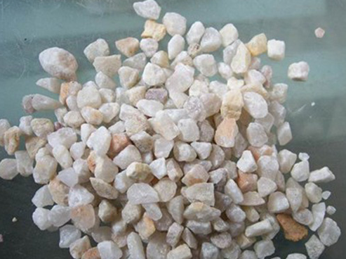 石英砂是怎样进行粉碎的？