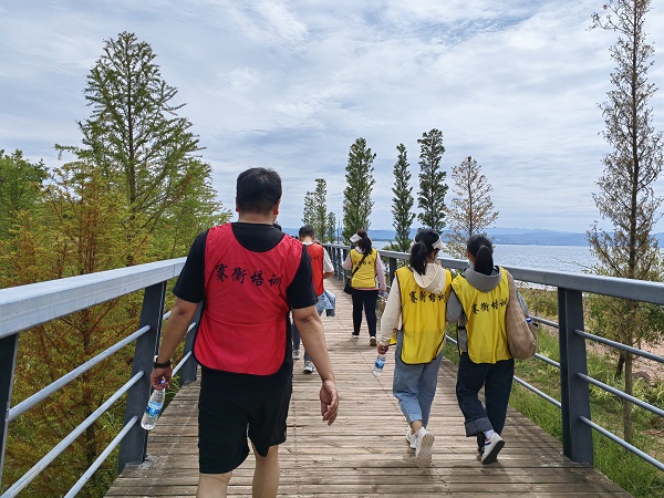 昆明抚仙湖基地5-20公里徒步团建活动