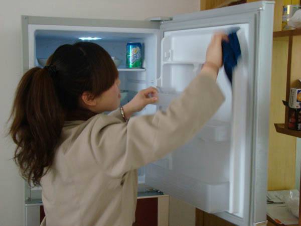 昆明家政公司分享冰箱除异味技巧