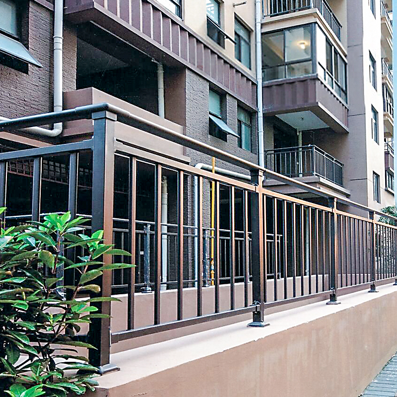 锌钢阳台护栏,住宅小区使用的主流产品