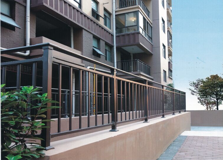 云南小区锌钢阳台护栏的承重标准都有哪些?