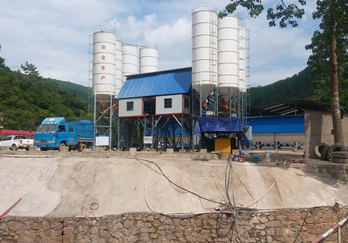 小型混凝土搅拌站设备配置水泥仓的原则你知道吗?