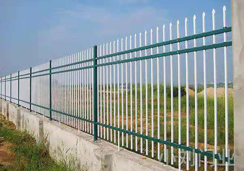 保山铁艺护栏厂家讲讲锌钢护栏和铁艺护栏的区别？