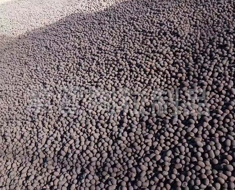 昆明紫萱陶粒生产厂家帮大家区分一下陶粒和水草泥哪个适合鱼缸造景？