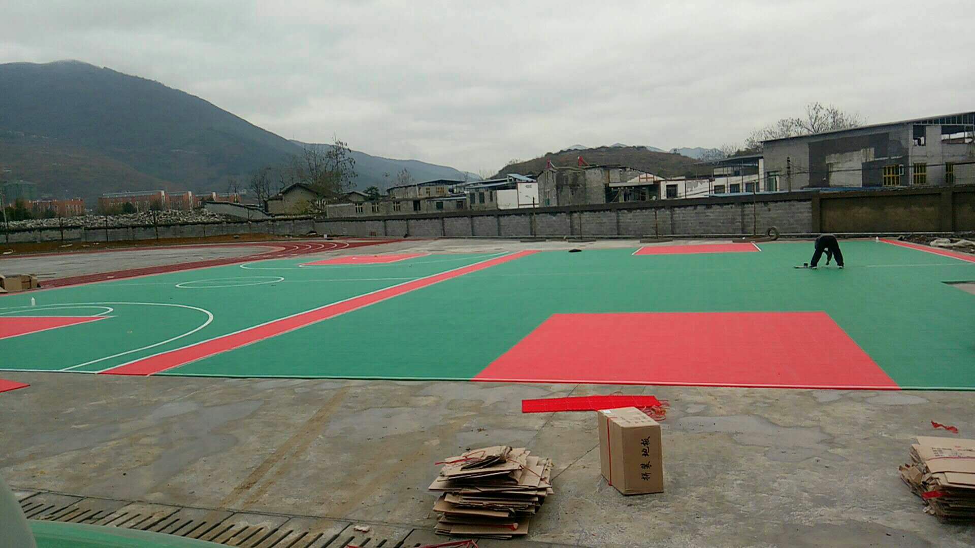 懸浮拼裝地板-施工中