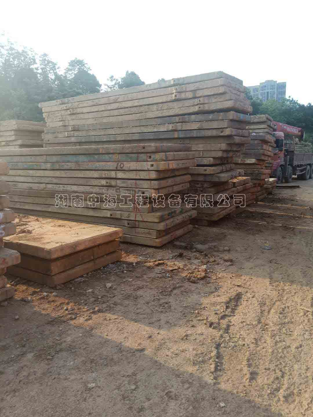 常德岳阳东莞深圳铺路钢板租赁在卸料平台的使用操作