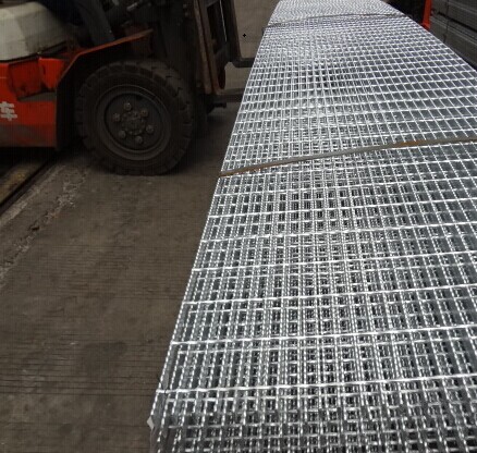 新乡市厂家生产的钢格板的规格和材料