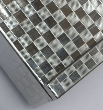 不锈钢花纹板与不锈钢花板的生产工艺流程的不同