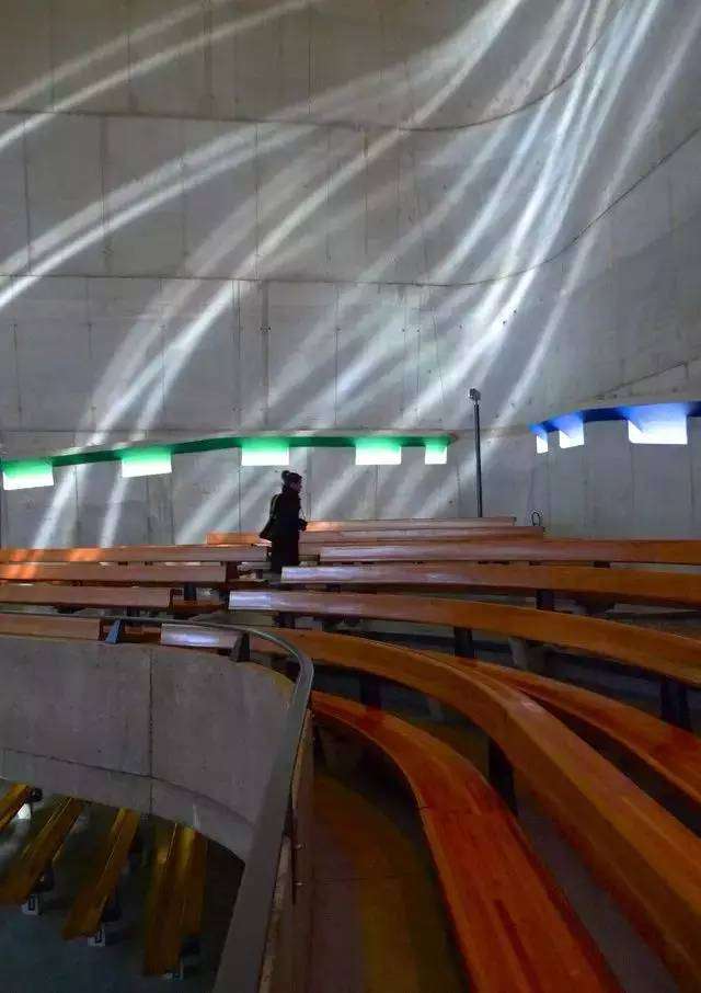 建筑的光与影
