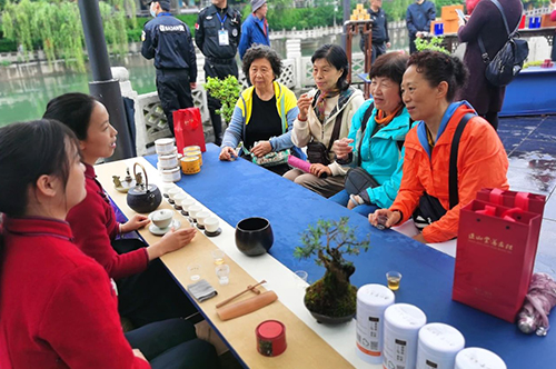 正山堂·普安紅公司在第十三屆貴州茶博會上獲“貴州十佳潛力茶葉企業”榮譽