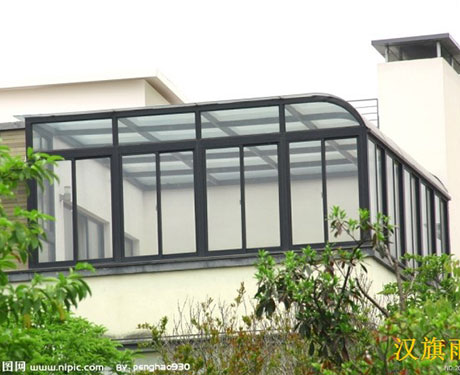 郑州钢化玻璃阳光房厂家和你分析从材料上来看阳光房设计理念
