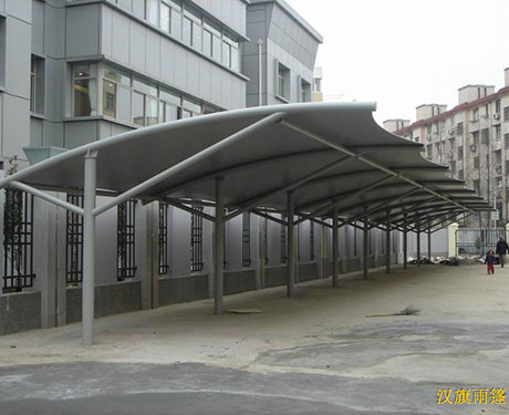 河南洛阳膜结构停车棚设计公司为您分析膜结构适用的地方