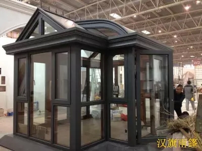 河南郑州钢化玻璃阳光房厂家价格和您分享钢化玻璃的特点