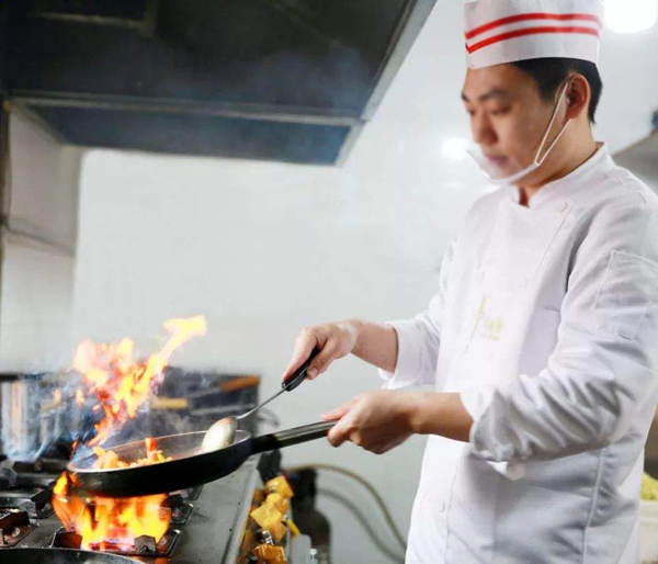 中国古代把以烹调为职业的人称作“庖”，现代称作厨师