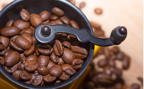 信阳咖啡饮品培训老师带你挑选咖啡豆，磨出好咖啡！
