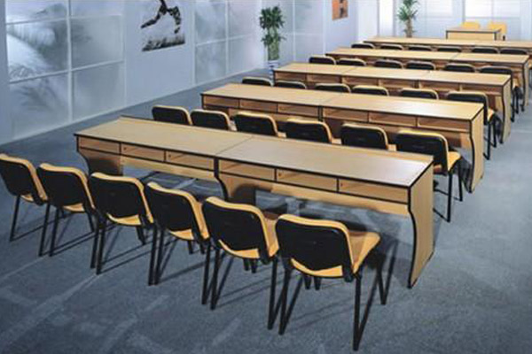 办公家具升级学校课桌椅将要改头换面