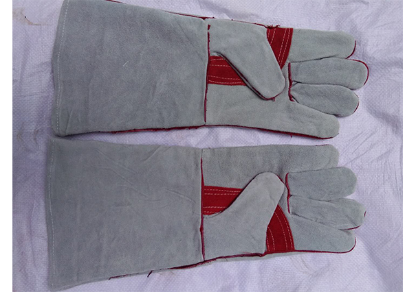 牛皮劳保手套厂对于隔热手套和耐高温手套的选择