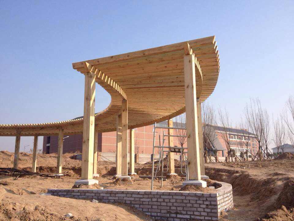 新疆木质古建筑安装讲解防腐木地板固定和活动铺设法