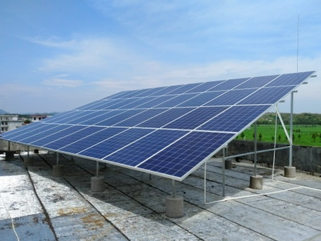 遂川太阳能光伏发电如何确保阴雨天家用太阳能发电站的稳定？