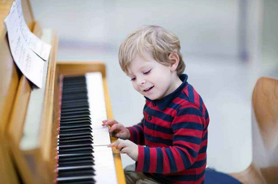 孩子学钢琴究竟是为了啥？安阳琴行为您解惑