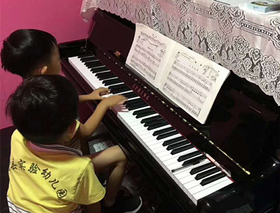 孩子开始学钢琴了,家长如何配合跟大家叙说下