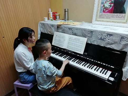 乌鲁木齐钢琴幼儿培训在教学方式上很重要来了檞下