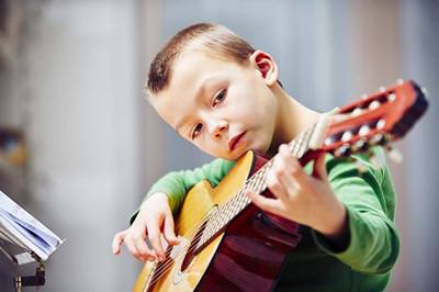 少儿吉他培训的分类和选择培训班的方法有哪些