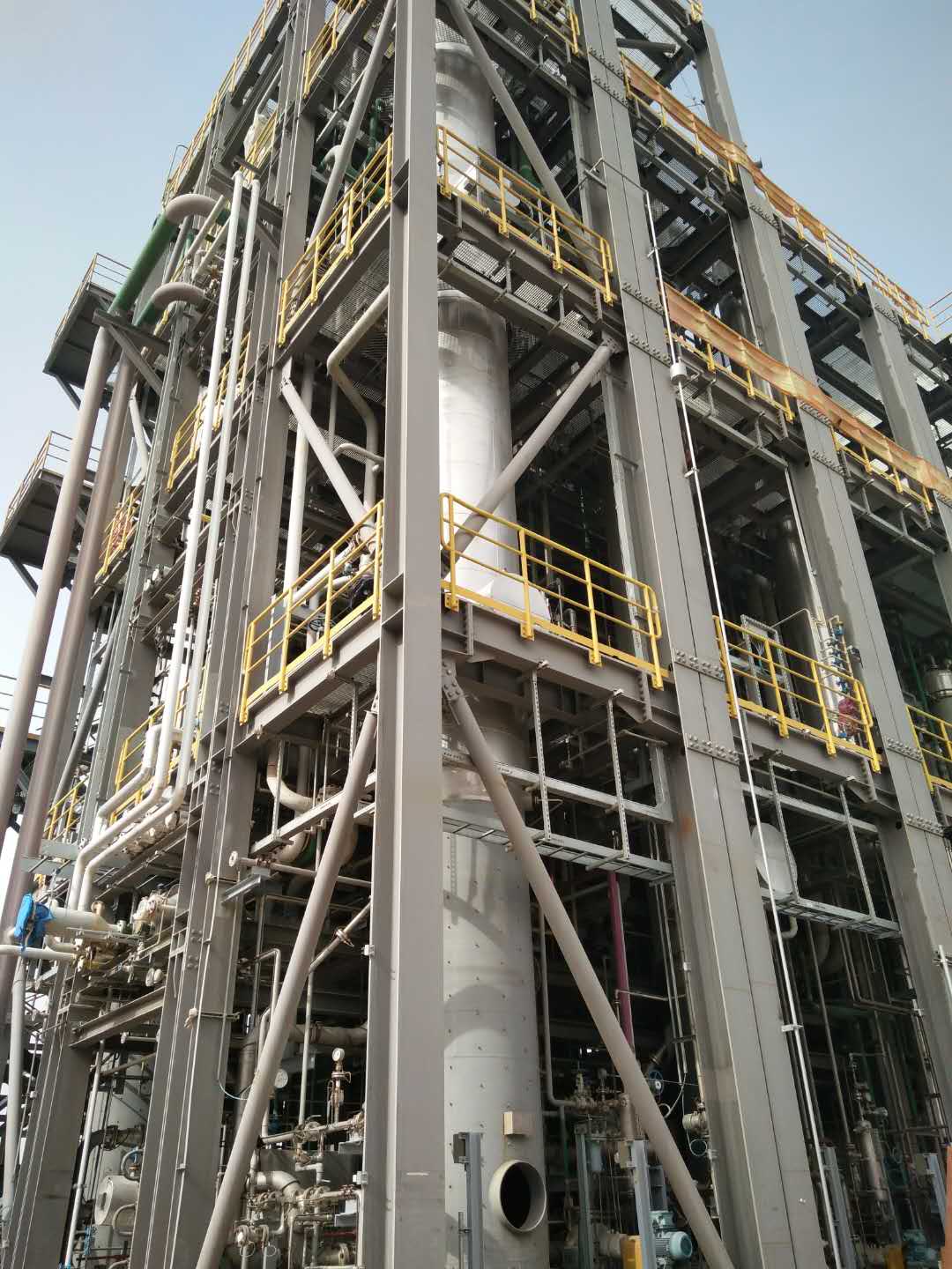 鄯善县美汇特高级沥青化工有限公司钢结构防火涂料工程建筑面积68000平米