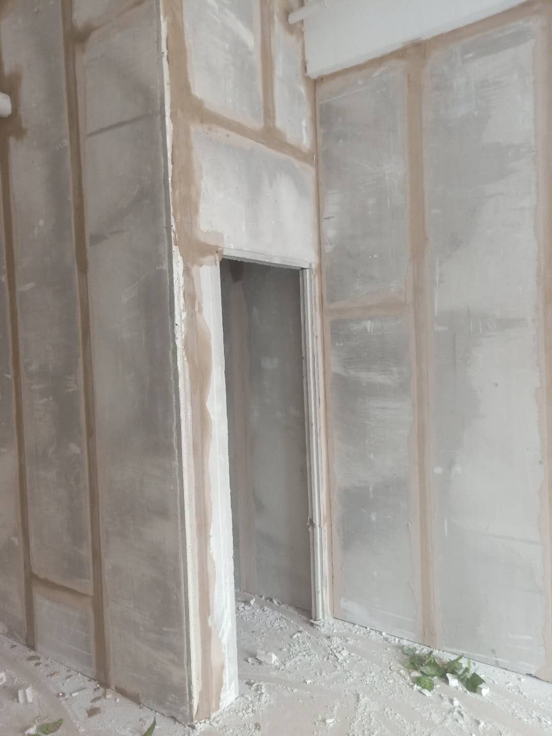 乌鲁木齐轻质隔墙板厂家的轻质墙板的面板是专业的防水板