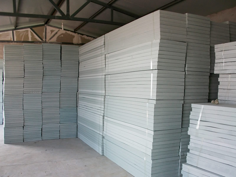 新疆岩棉板厂家罗列硅酸铝甩丝纤维毡特性及应用