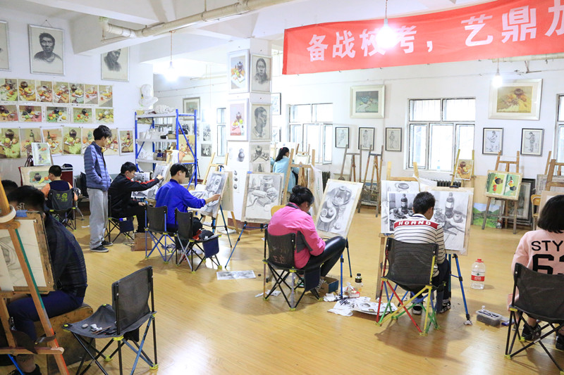 新疆高考美术培训提高审美创造能力